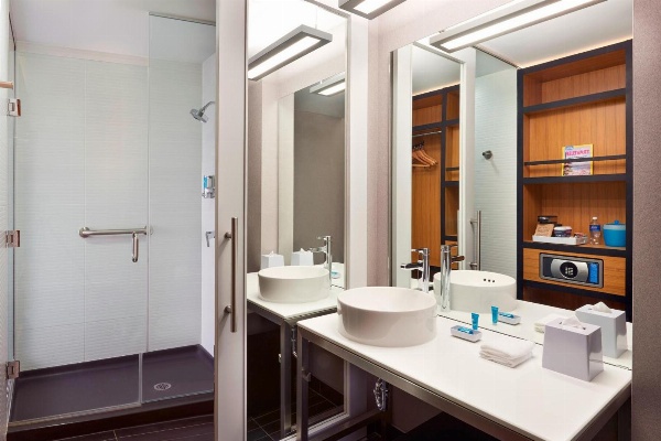 Aloft Vaughan Mills image 4