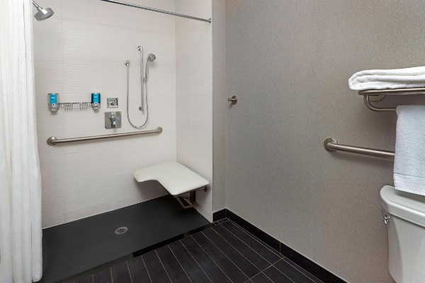 Aloft Vaughan Mills image 6